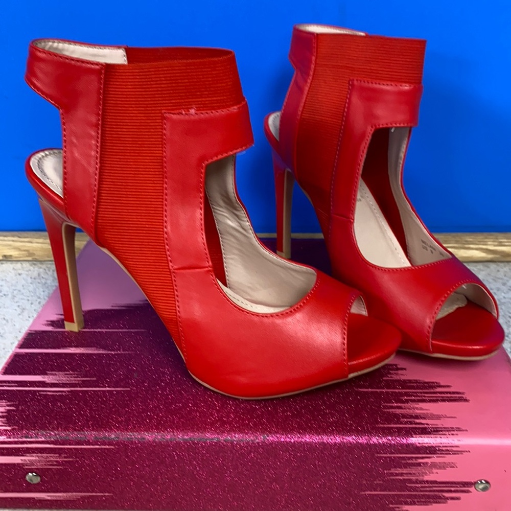 Red Pumps!